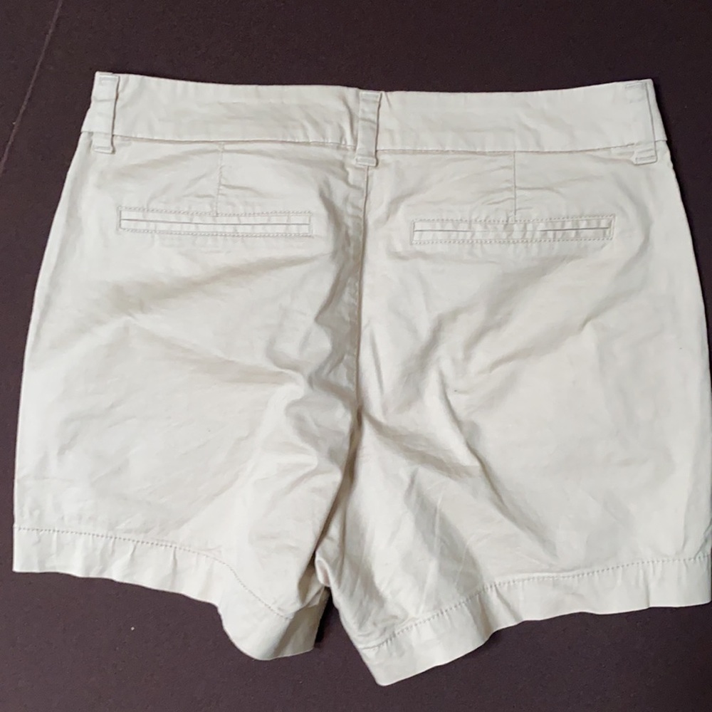 Everyday khaki shorts - Picture 3 of 3
